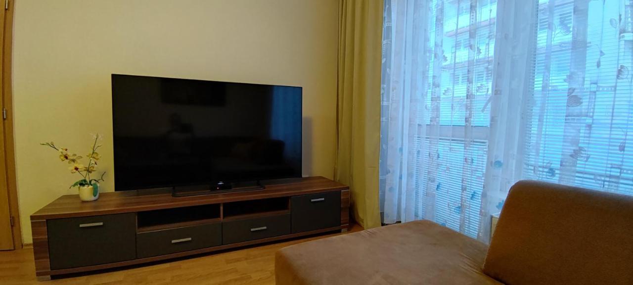 2 Izbovy Byt 60M2 V Centre Na Bakossovej, 24H Self Checkin Apartment Банска бистрица Екстериор снимка