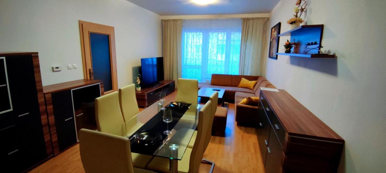 2 Izbovy Byt 60M2 V Centre Na Bakossovej, 24H Self Checkin Apartment Банска бистрица Екстериор снимка
