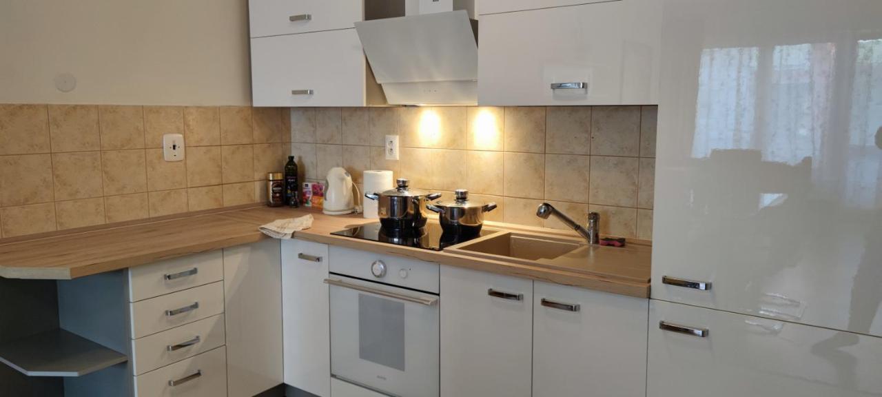 2 Izbovy Byt 60M2 V Centre Na Bakossovej, 24H Self Checkin Apartment Банска бистрица Екстериор снимка